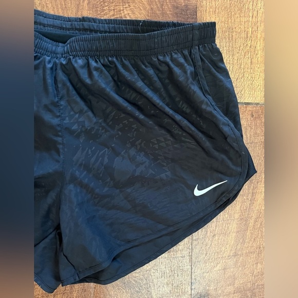 Nwt nike running shorts women sz large drifit - Picture 3 of 9